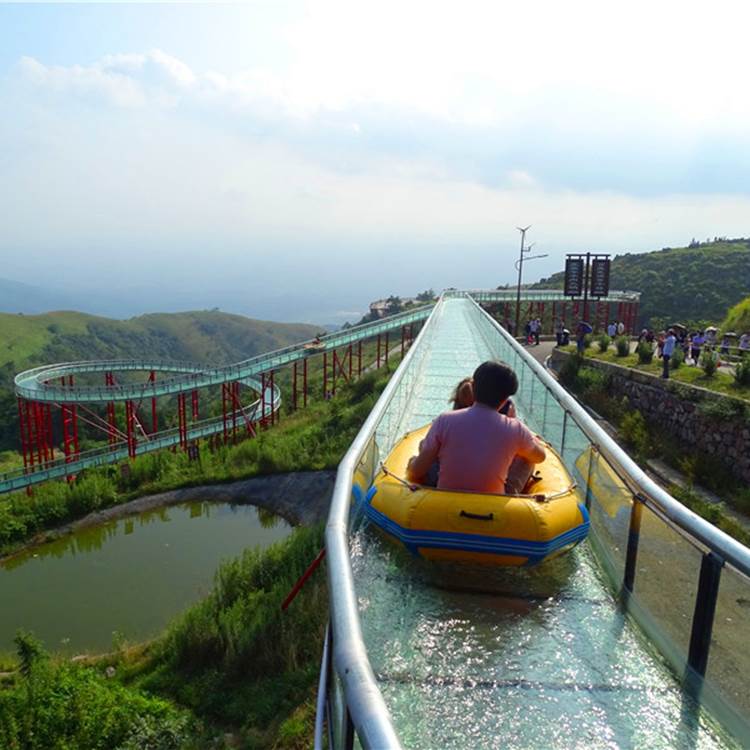 新玻璃水滑道 玻璃水滑道景区 设计旅游景点项目规划