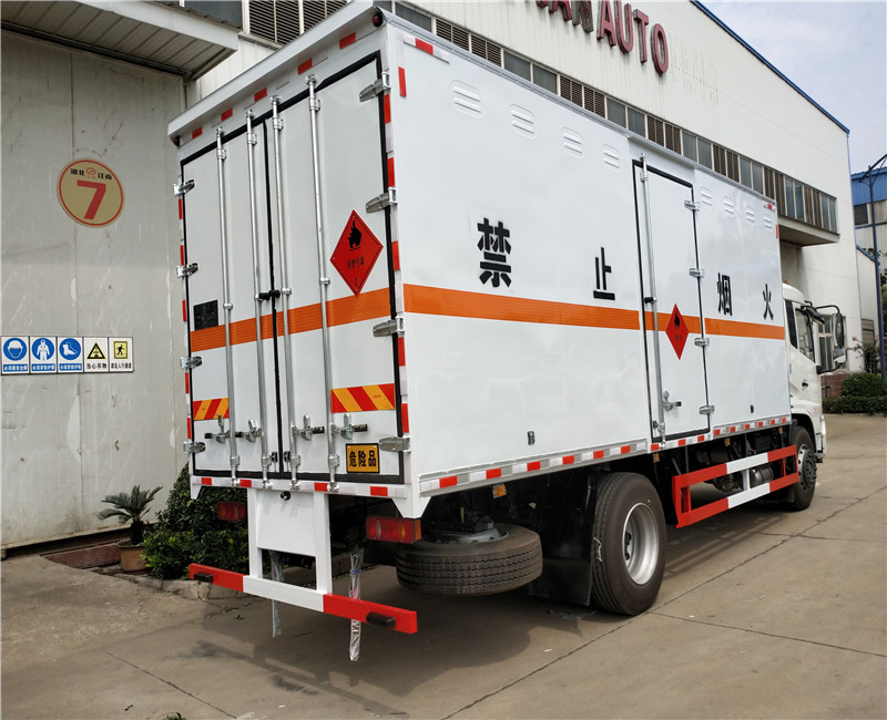 首页 交通运输 专用车 危险品运输车 东风天锦上户8.9吨的6.