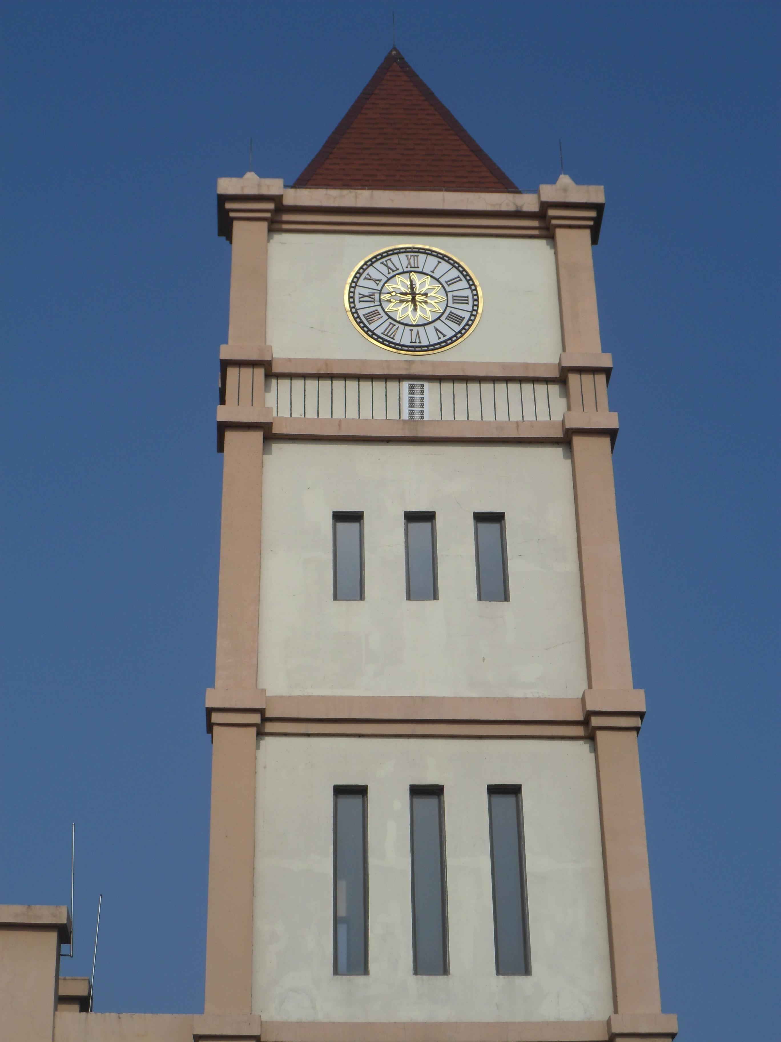 室外建筑大钟塔楼大钟 机械建筑钟学校墙体大钟 楼顶大钟表