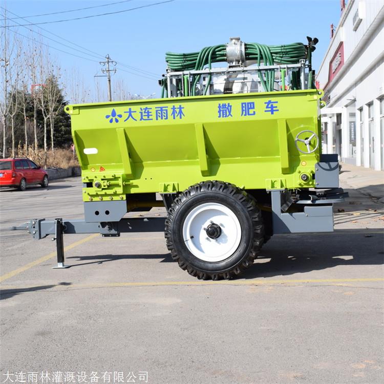 大连雨林厂家直销 新型农用撒粪车 拖拉机牵引撒粪机