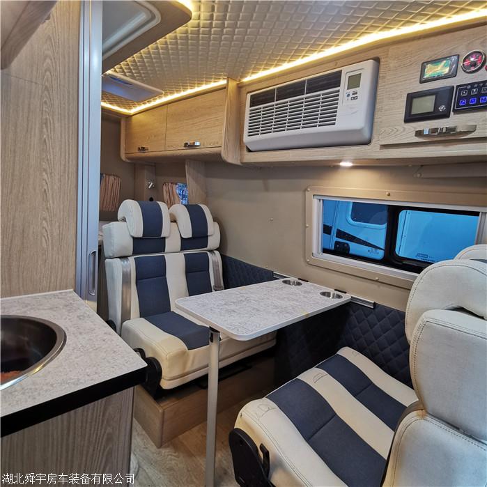 双向排风换气扇,16. 房车专用手动遮阳棚, 室外照明灯, 17.