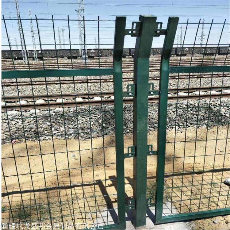 新疆铁路隔离网 乌鲁木齐隔离网施工价格图片