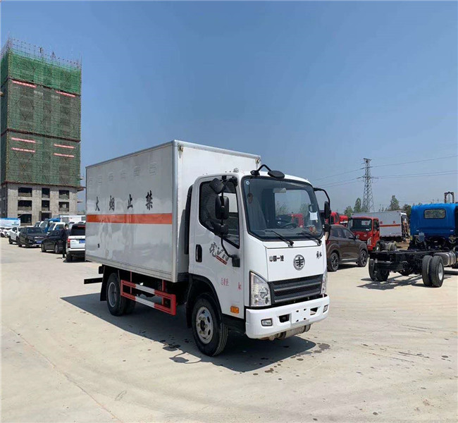 工厂现车供应解放危险品车 4.2米蓝牌额载1吨危运车 废机油运输车