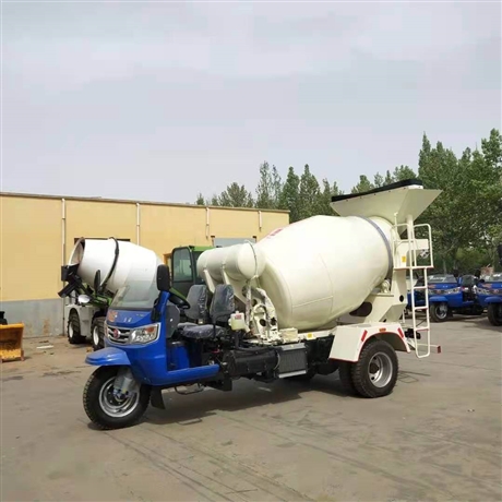 供应小型田螺搅拌车2方三轮水泥搅拌车农用三马子搅拌车