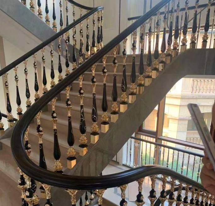 沈阳别墅楼梯铝合金扶手法式轻奢铝合金楼梯扶手批发定制酒店豪华扶手