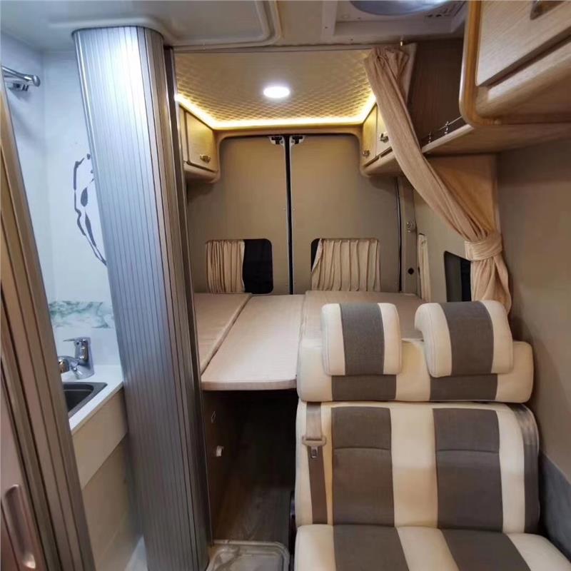 福特黑骑士房车 舜宇福特汽油自动挡房车整车尺寸