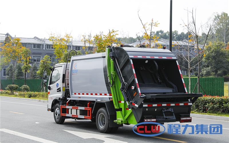 压缩式垃圾车又称为后装式压缩垃圾车,专门用于收集清运城镇居民生活