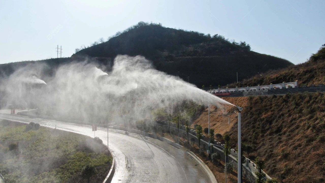 路灯杆喷雾降尘除霾系统 郑州环保雾桩厂家订做