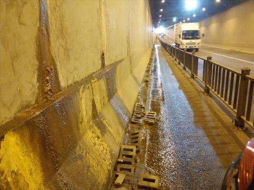 甘肃甘南州地下车库顶板防水堵漏施工案例
