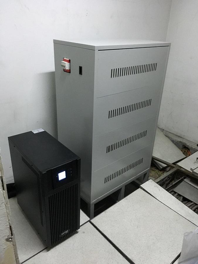 不间断电源200kva180kw机房ups