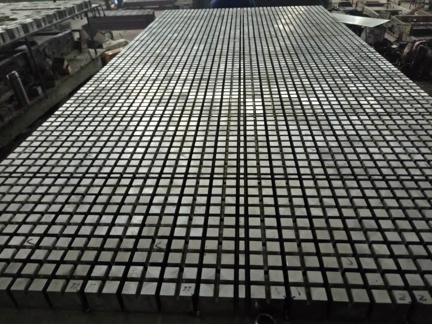 南通伊浩获得高光无痕免喷涂轿车格栅注塑模具专利可在无需取下注塑模具的情况下调查模具外表操作便利