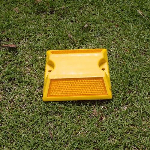 道路交通塑料双面反光减速道钉路面道钉铸铝道钉厂家