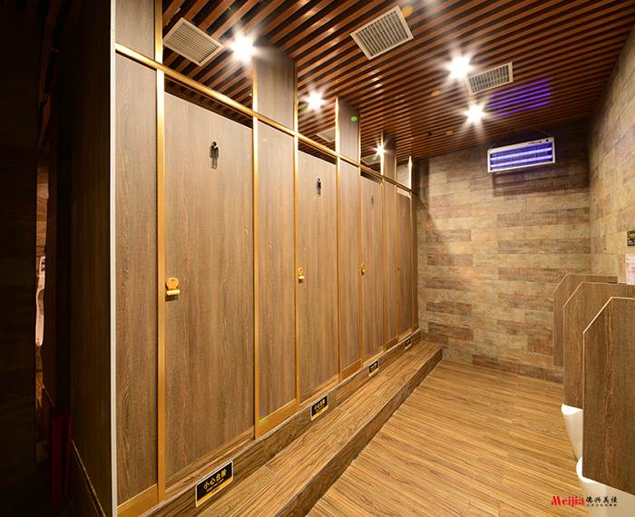 商场公共卫生间隔断材料色彩的挑选也是颇有讲究