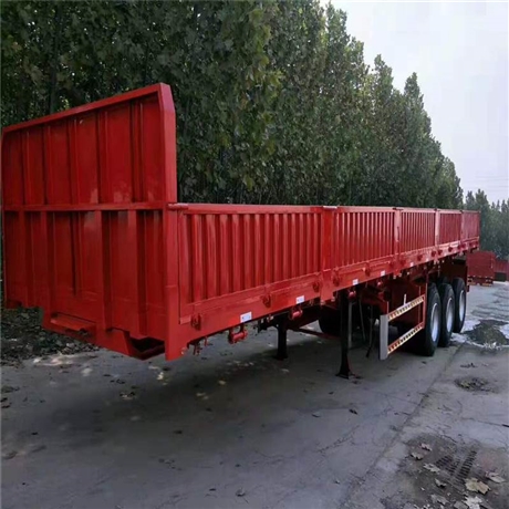 轻型13米栏板半挂车 价格及配置变化要点