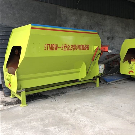 天津全日粮饲料搅拌机粉碎草捆均匀搅拌机牵引式搅拌机