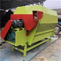 辽宁牛场全日粮混料搅拌机自走式tmr混料机饲草粉碎均匀搅拌机