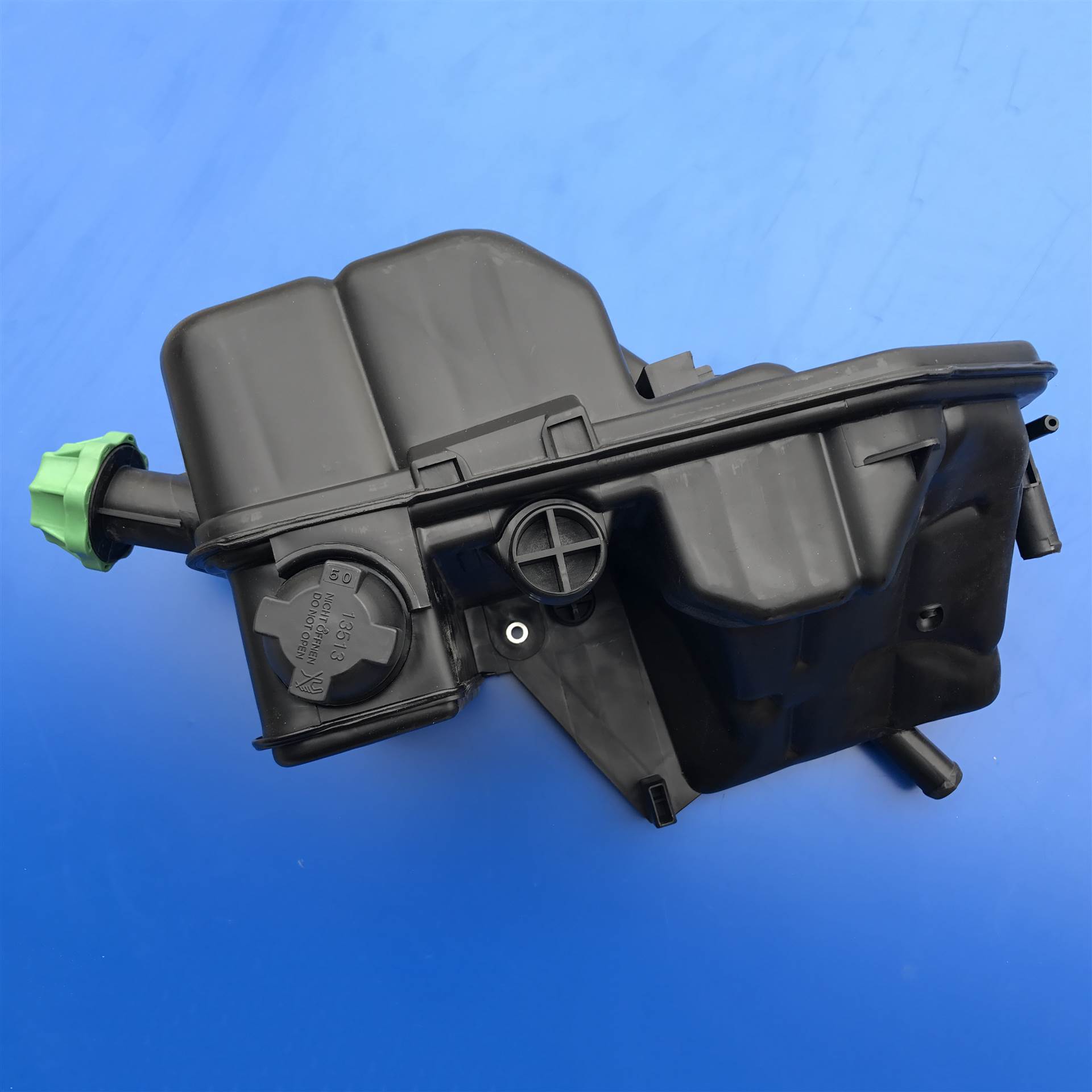 三一奔驰泵车配件奔驰泵车副水箱奔驰原厂配件