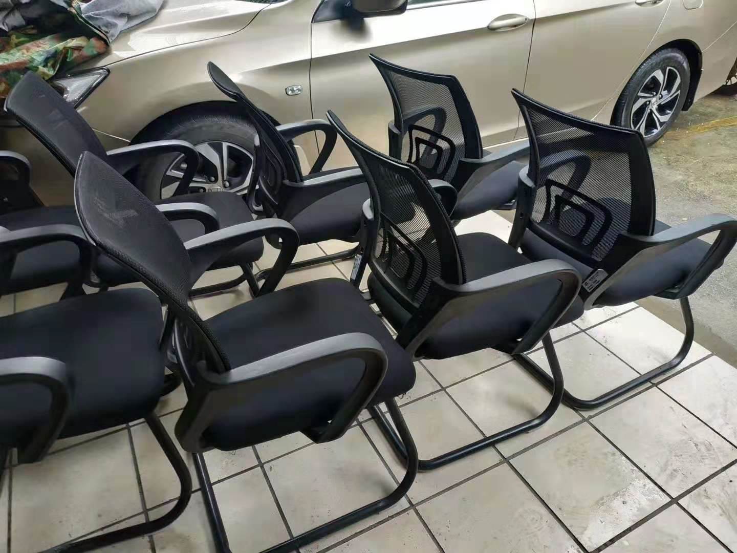 二收办公桌椅高价回收出售现金高价