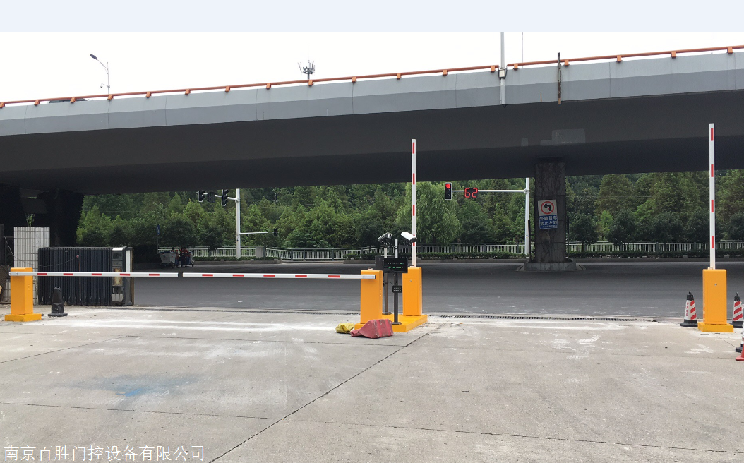 滁州全椒明光百胜306a直杆道闸挡车器