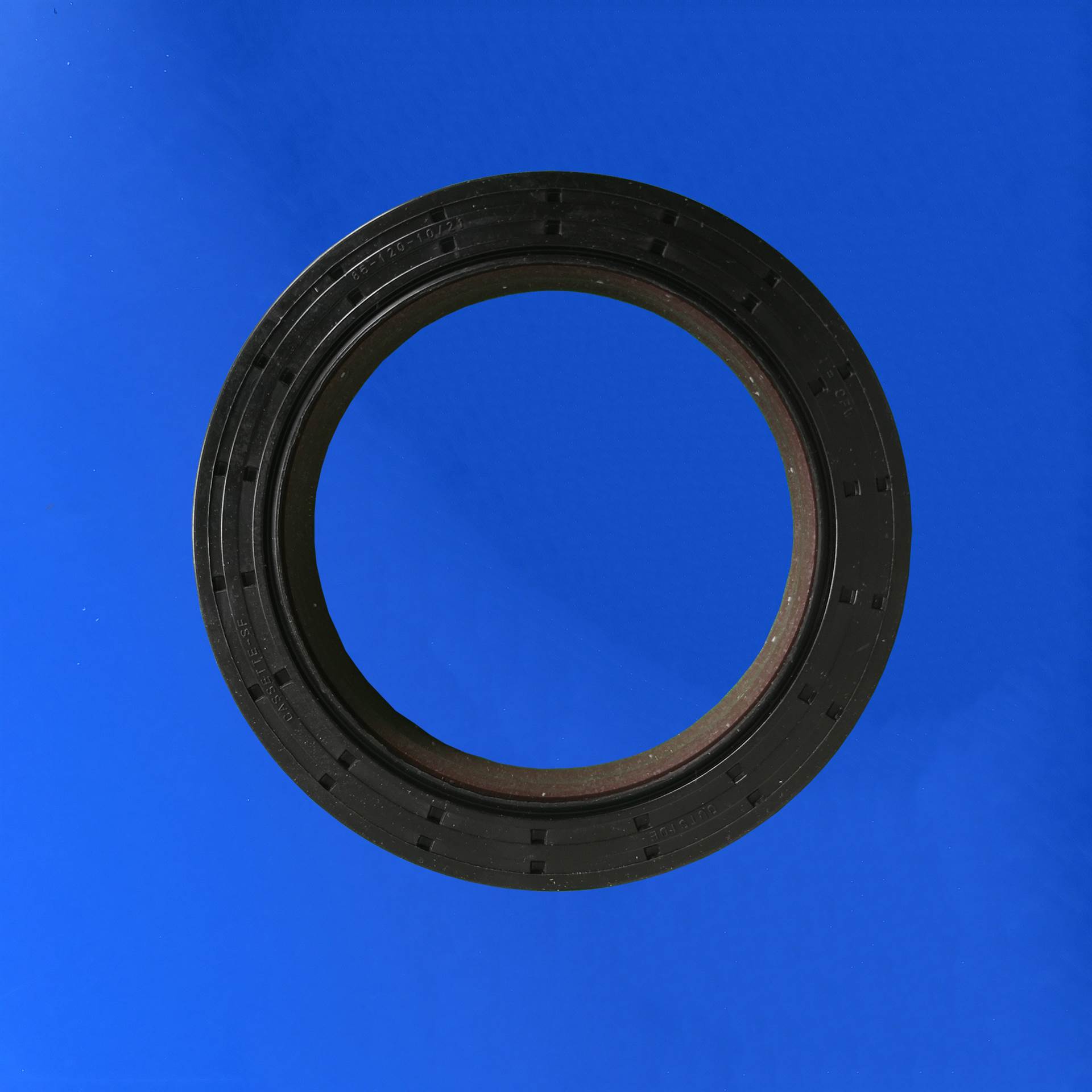 唐山奔驰卡车配件奔驰卡车中桥输入轴油封