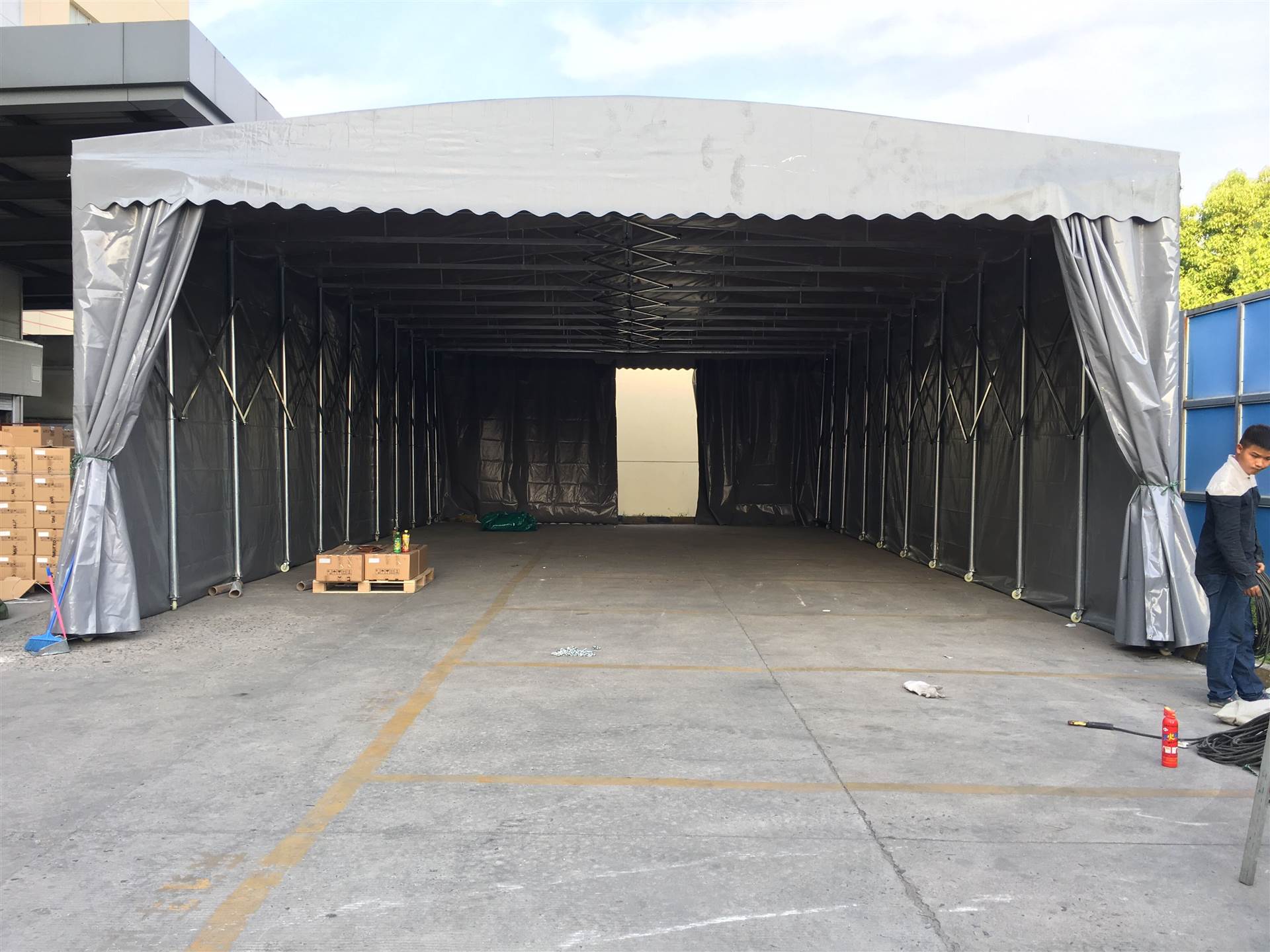 防雨防潮雨篷移动推拉蓬安装雨棚厂家重庆