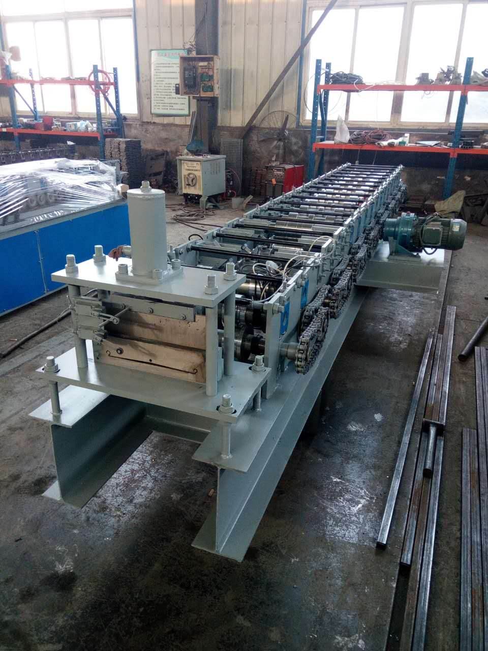 波形护栏板设备高速护栏设备市政护栏设备生产厂家搜了网