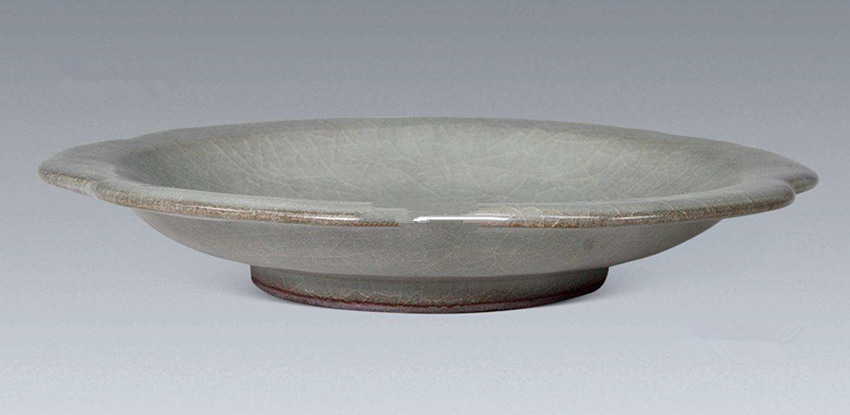 公司 新闻资讯 2020年哪种南宋官窑盘好拍卖   宋时,始兴研藏古彝之风