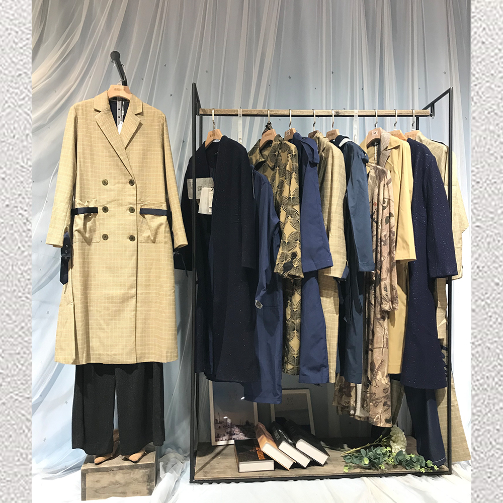 品牌简介 :幽篁女装具有中国独立价值观设计师品牌,以大自然,人文情怀