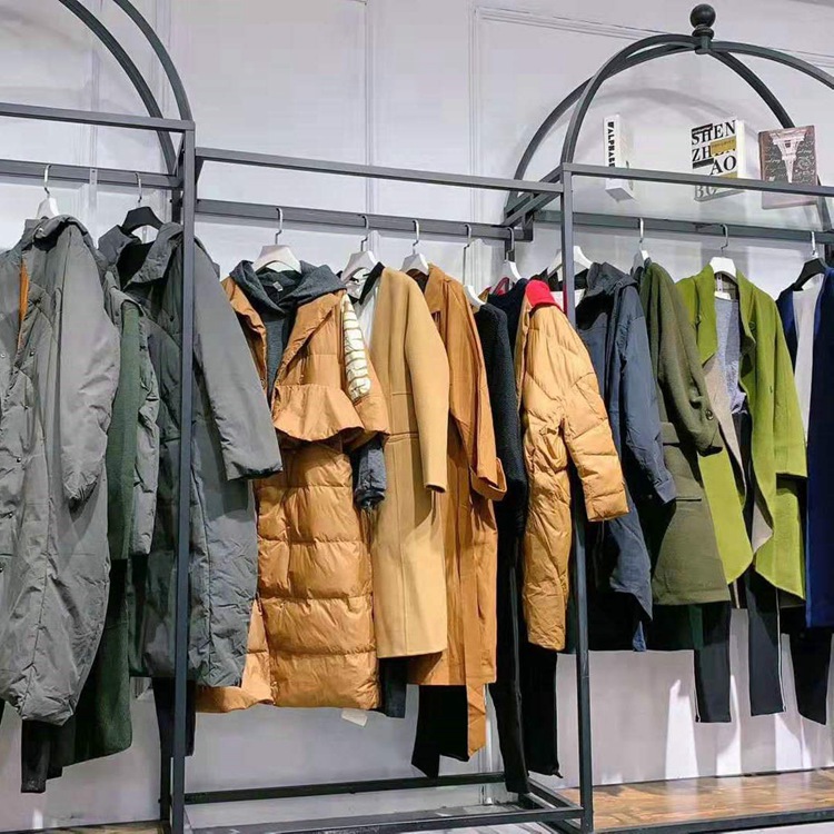 欧韩品牌女装货源 撒尼品牌折扣批发 品牌女装折扣店