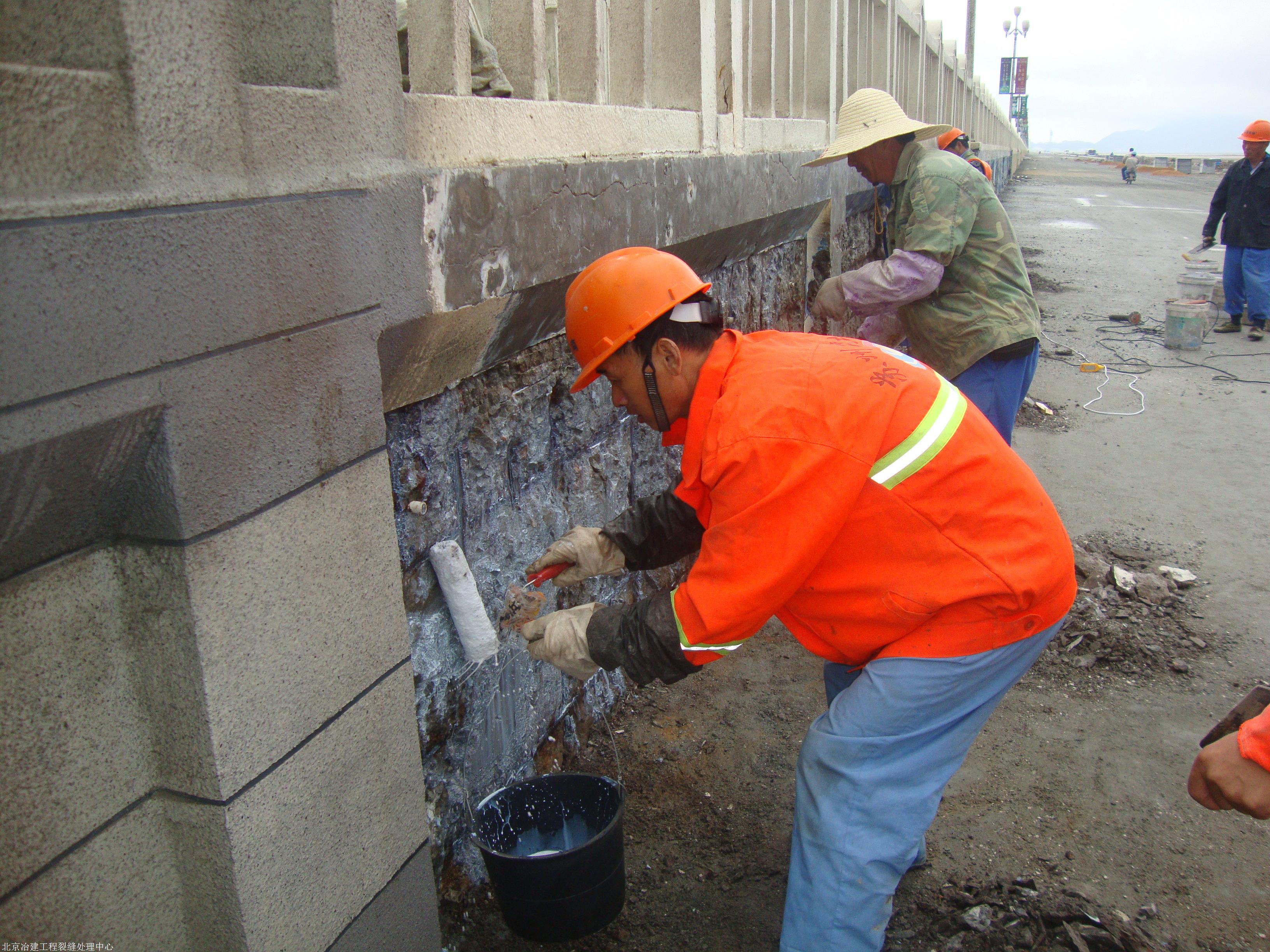 蜂窝麻面处理 产品描述工程师a2耐久性薄层修补料为聚合物改性砂浆,可
