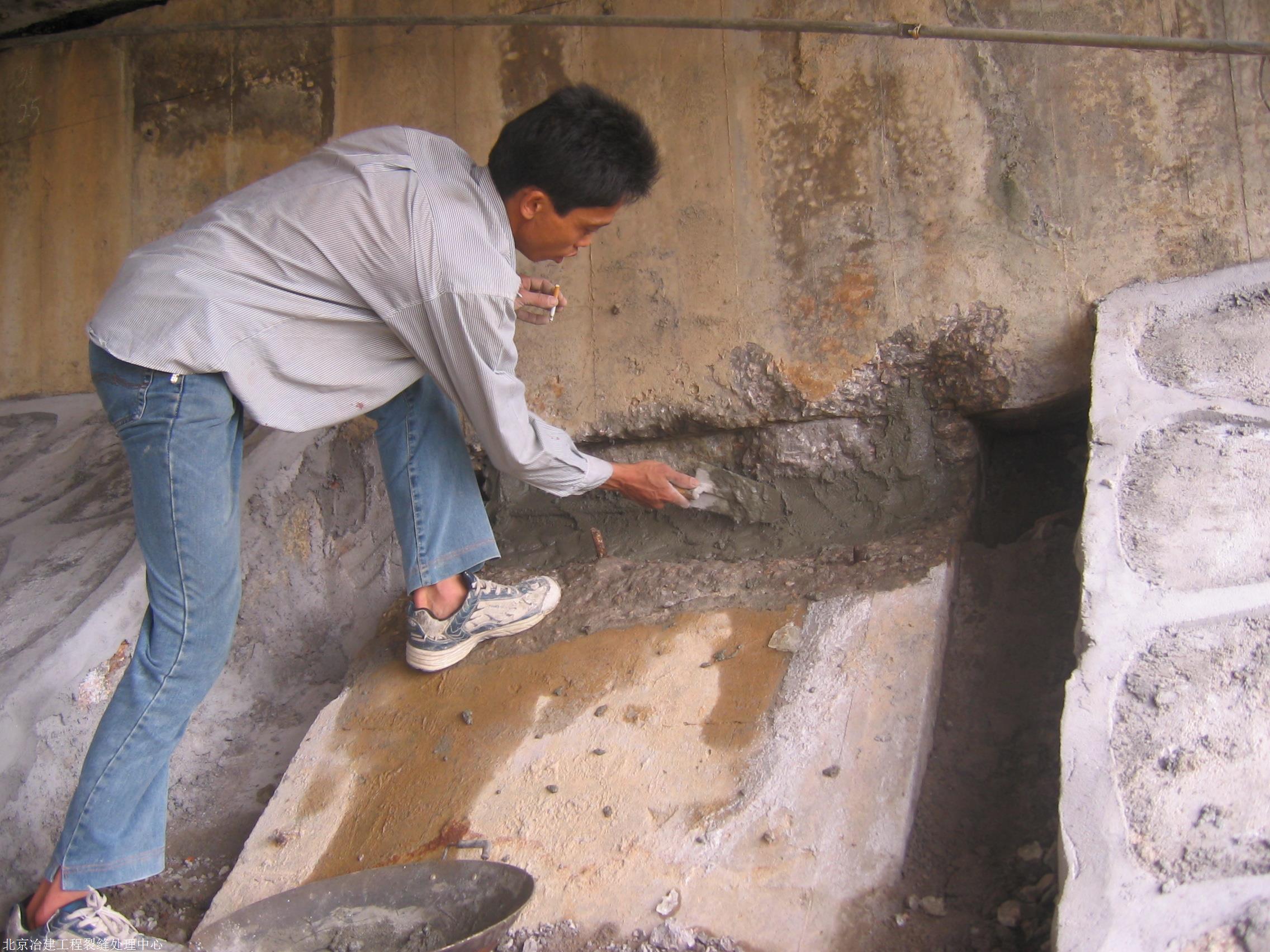 产品描述工程师a2耐久性薄层修补料为聚合物改性砂浆,可用于混凝土