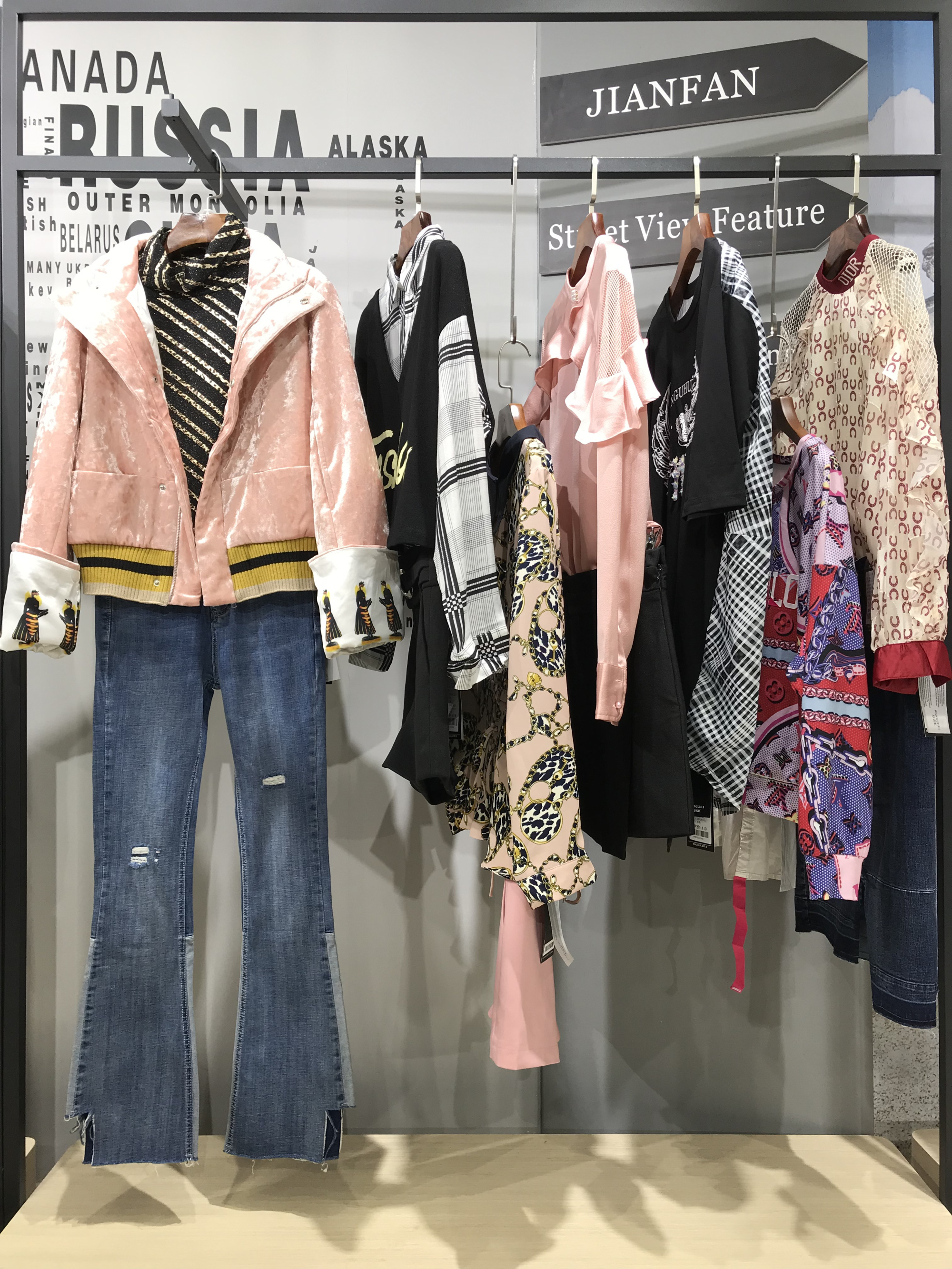 直播女装货源万古汇春秋女装库存尾货品牌折扣女装分份批发