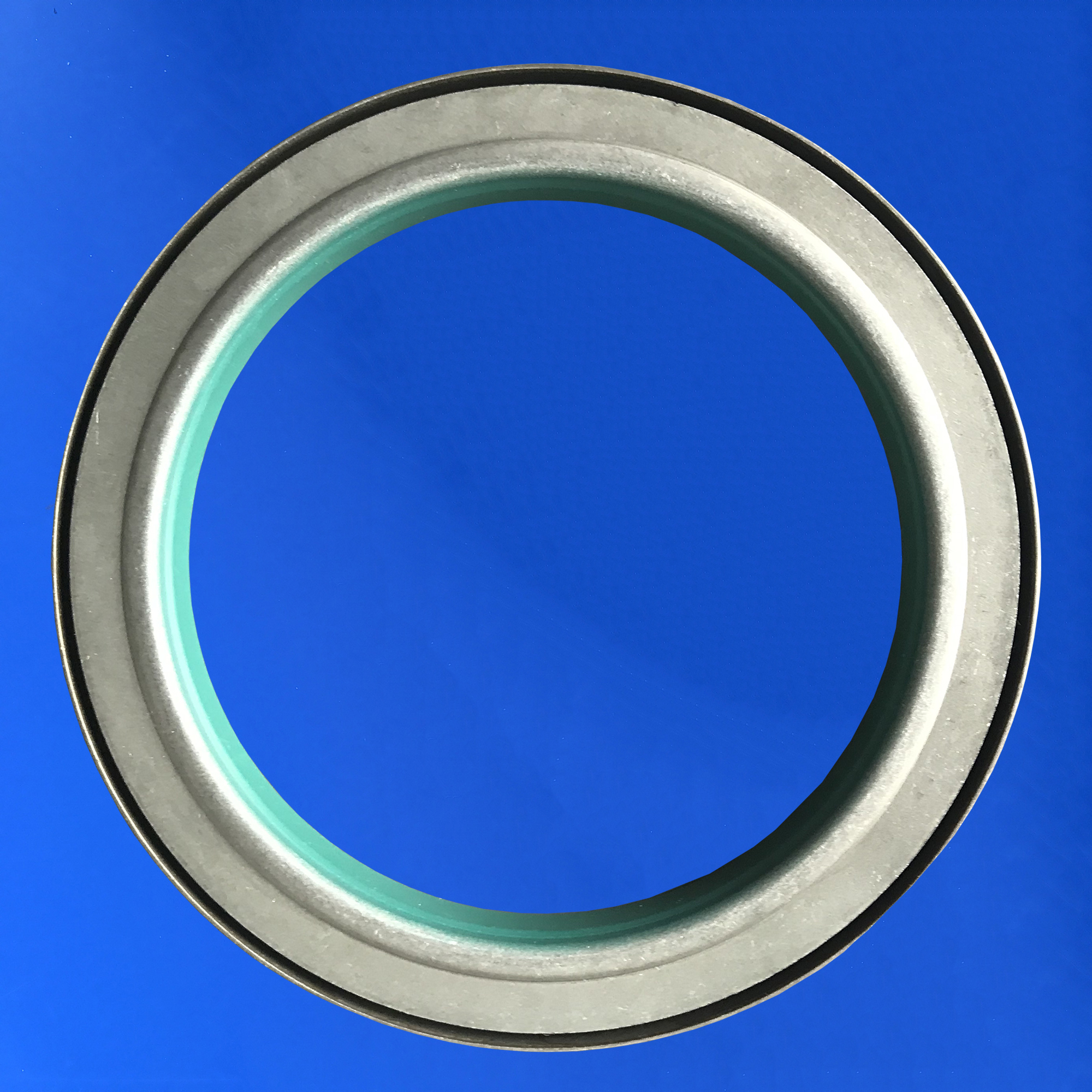 奔驰卡车曲轴前油封 a0169975746 奔驰卡车配件