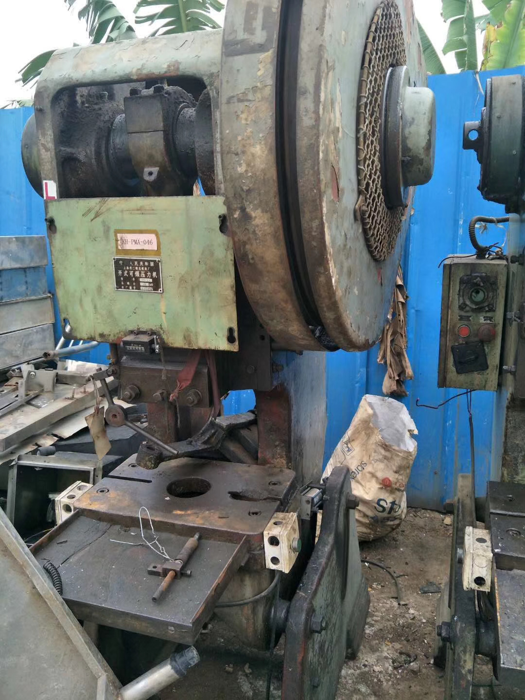 东莞冲床回收出售二手冲床五金设备回收出售