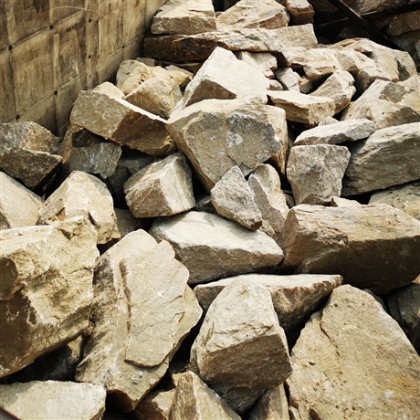 片石护坡石砌墙石垒墙石手搬块石自然面青石块不规则块石厂家批发