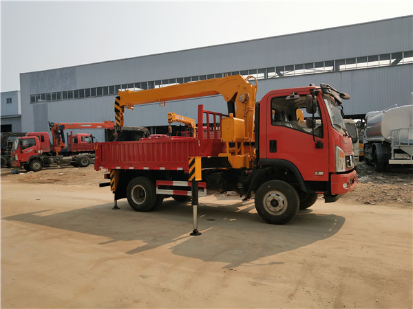 大运随车吊 蓝牌随车吊4.2米吊车