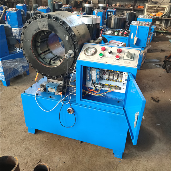 甘肃张掖芨芨草第三代扫把机 缩管机 新型高压胶管扣管机