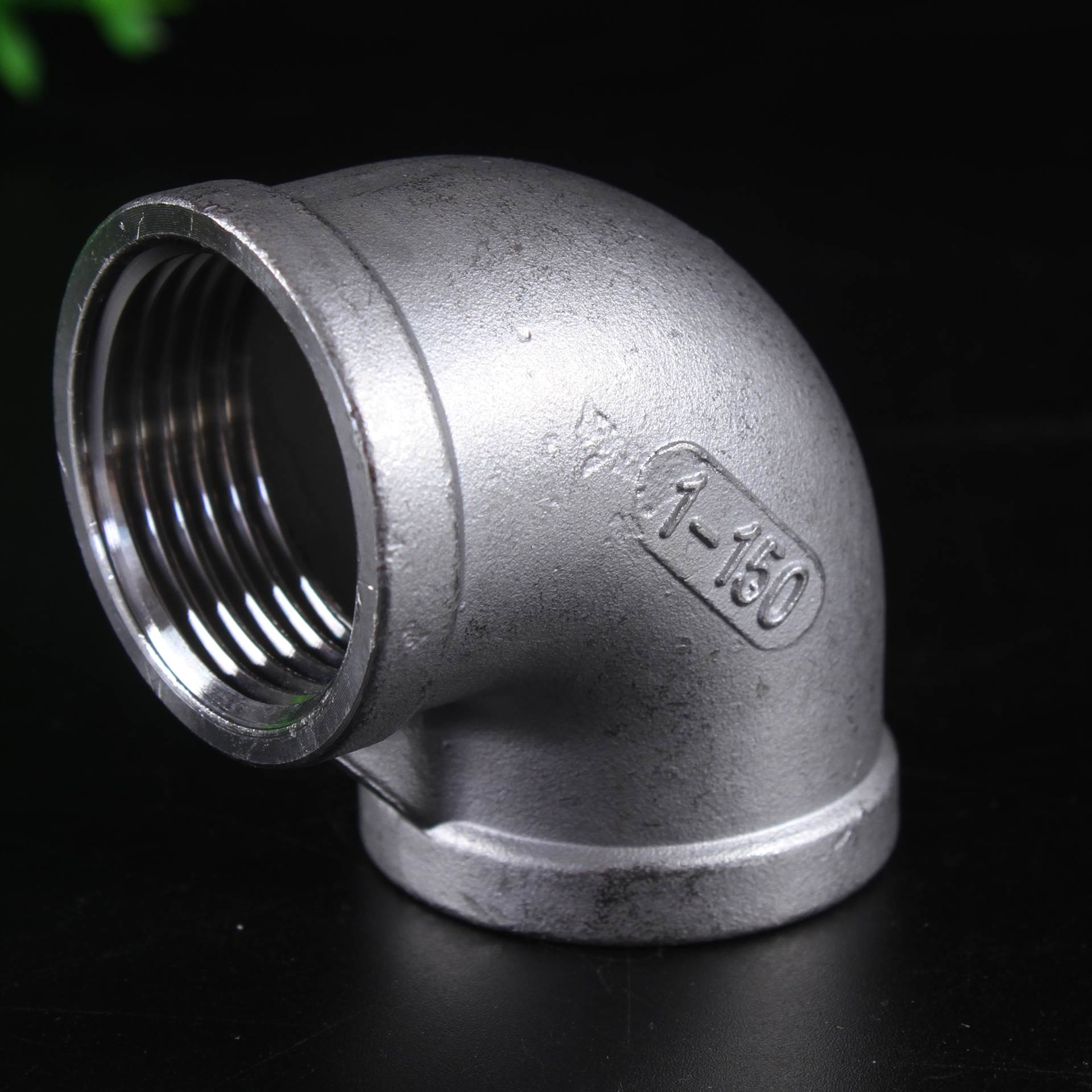 不锈钢通径类型同径弯头连接形式螺纹连接角度90°弯头制作方法铸造