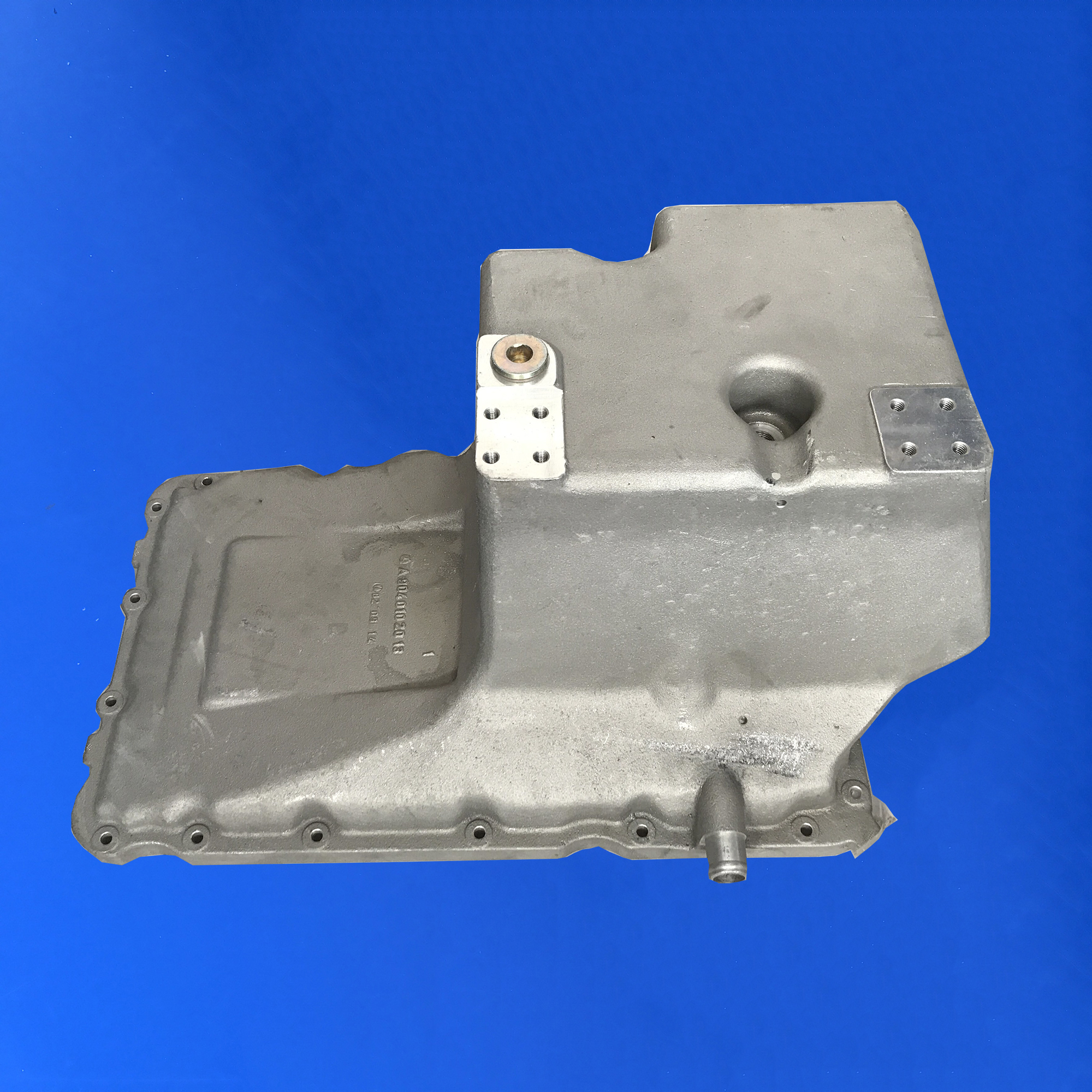 河北奔驰卡车配件 奔驰卡车油底壳 a9040102013