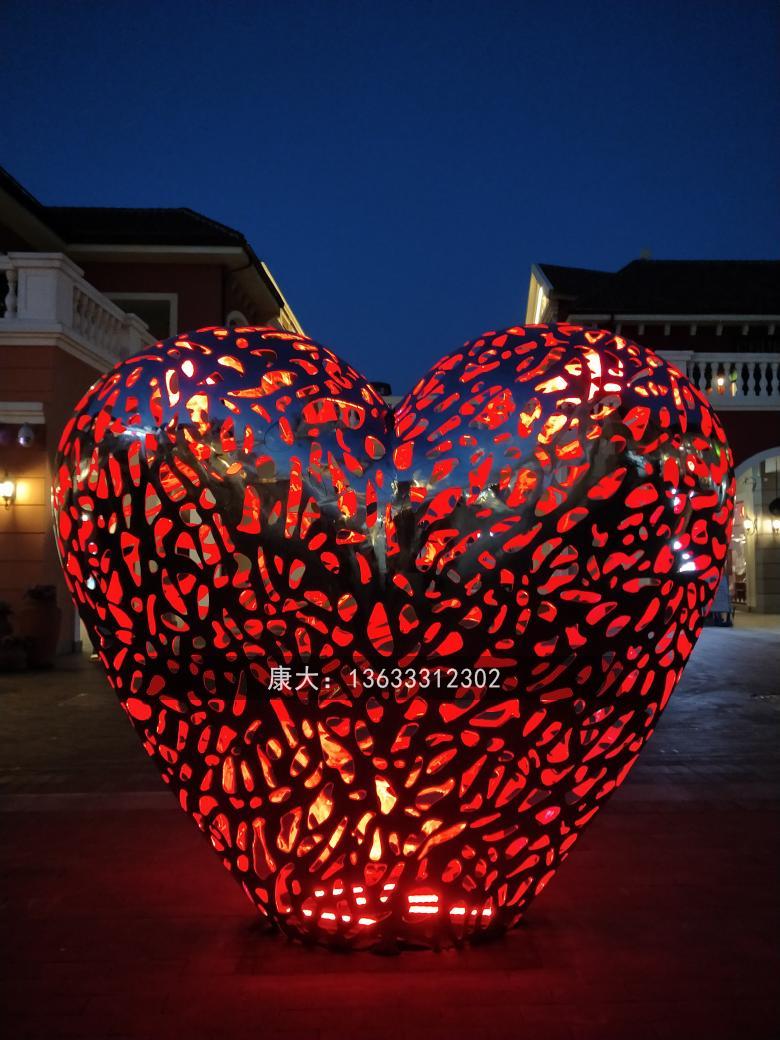 康大雕塑 城市广场园林爱心雕塑 公园景观装饰摆件