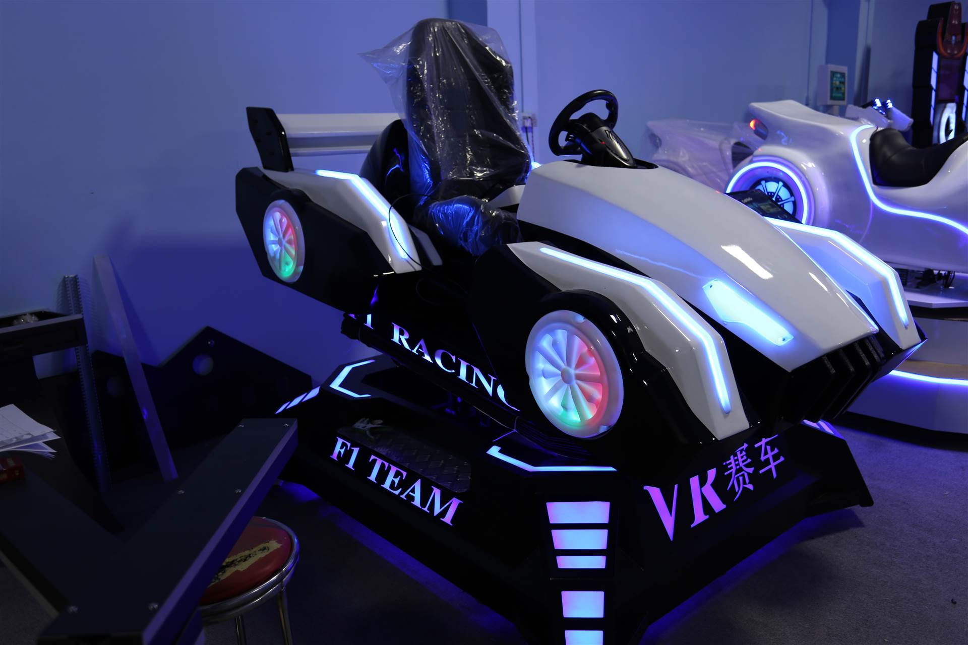 vr赛车vr体验店 vr模拟驾驶vr加盟体验店 vr摩托车 vr游乐设备厂