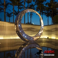 镜面不锈钢镂空圆环雕塑