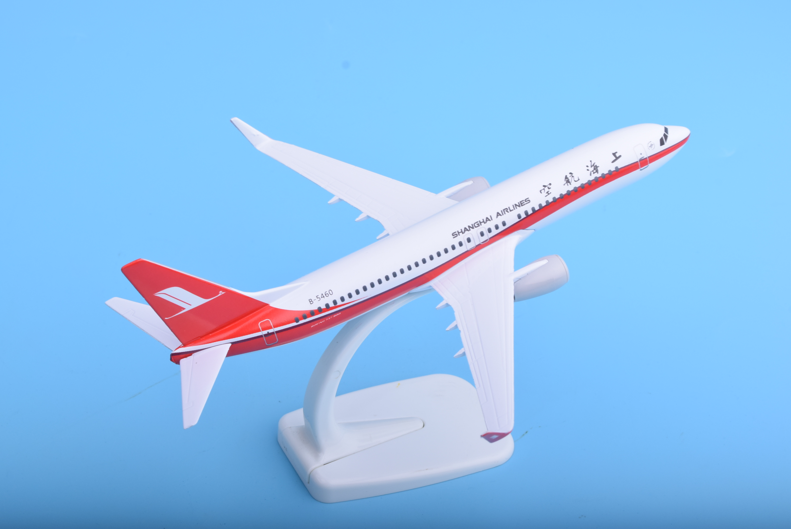 飞机模型波音b737-800上海航空玩具礼品20cm锌合金航空模型厂家