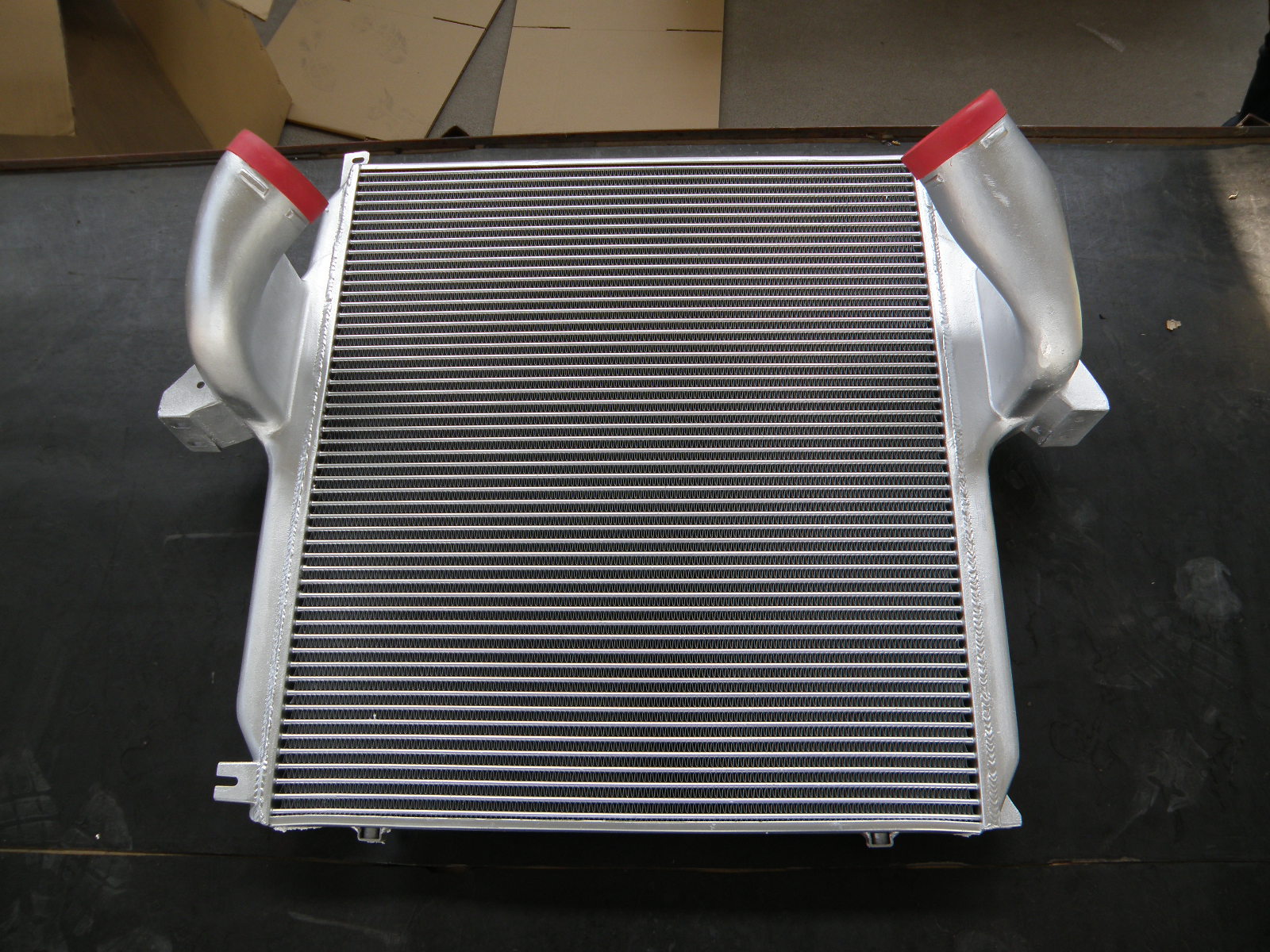 武汉泵车配件武汉奔驰泵车中冷器