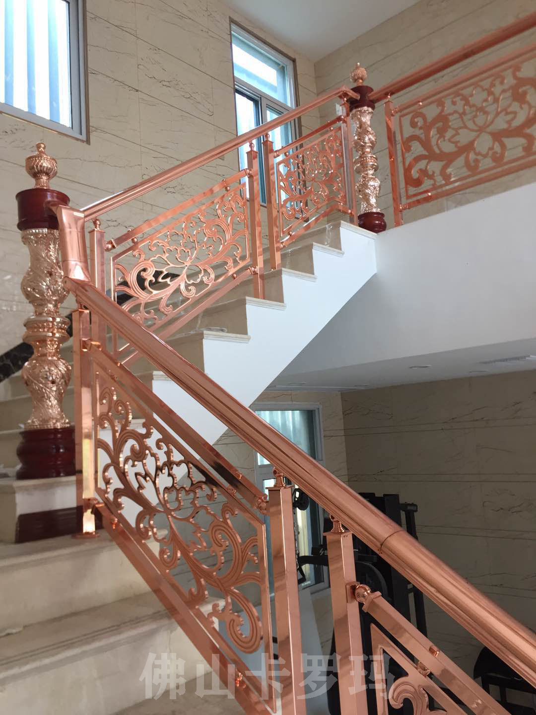 萧山玫瑰金铜楼梯扶手厂家批发