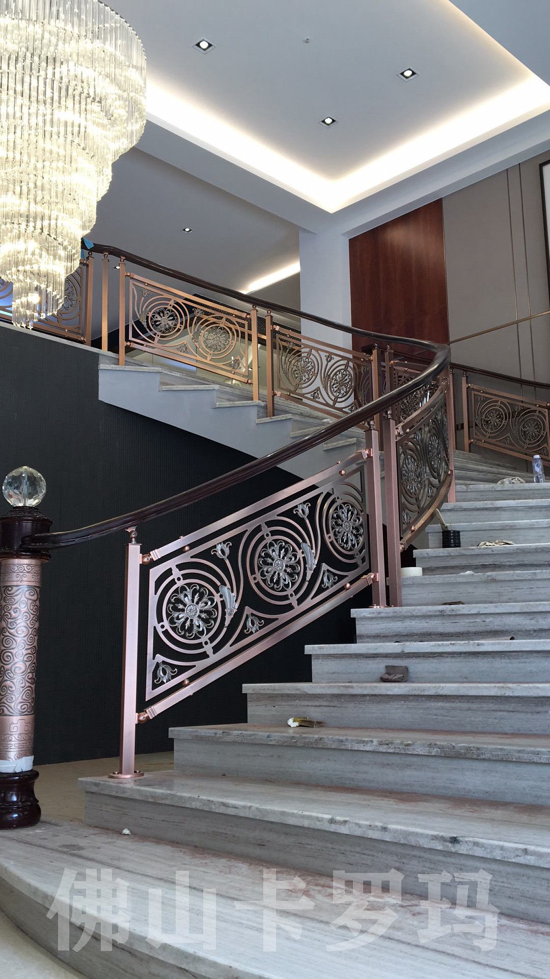 豪华铜楼梯扶手订做图片_高清图-佛山市卡罗玛金属制品有限公司-搜了