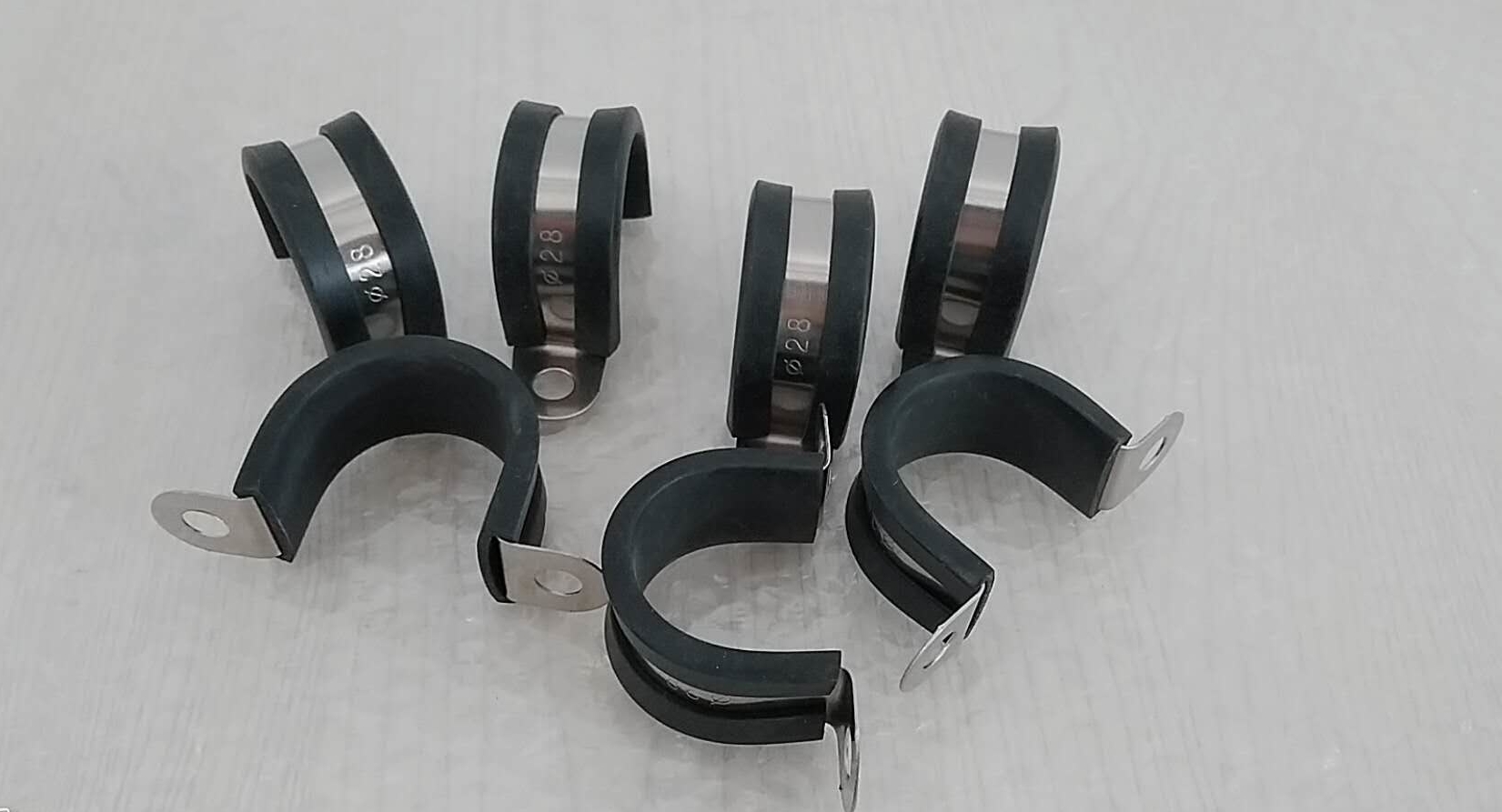 批发喜德县304套胶条线束卡Φ25半圆橡胶管卡r型汽车线束管夹