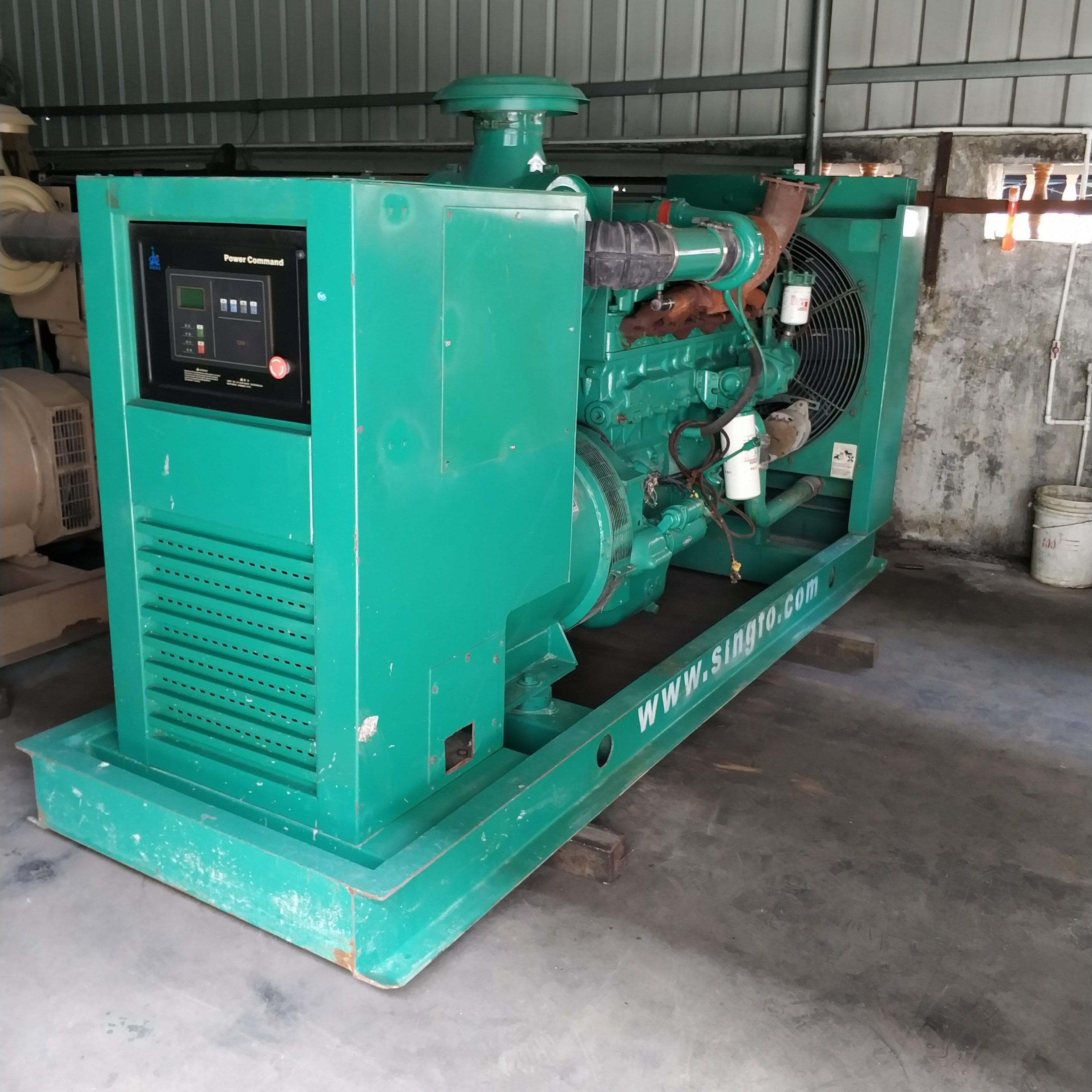 工厂闲置220kw康明斯二手发电机出售