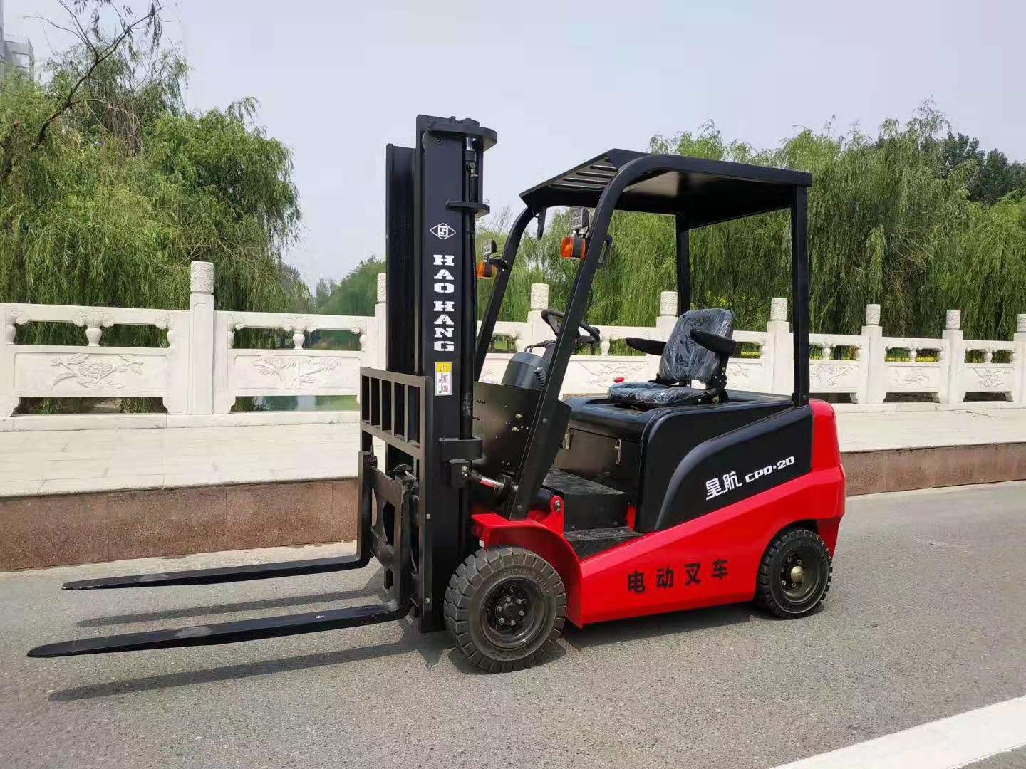 纯电动叉车2吨产品介绍