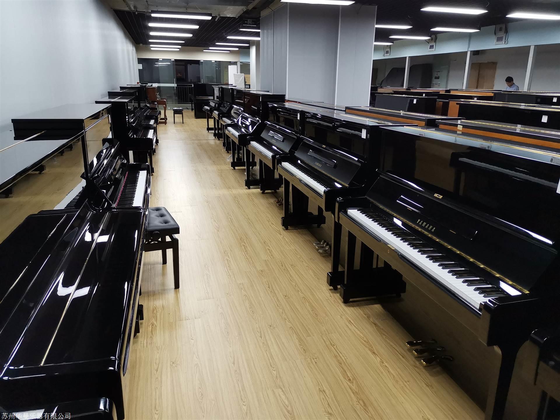 苏州火车站华曼乐器展示厅200台钢琴展日本进口yamaha
